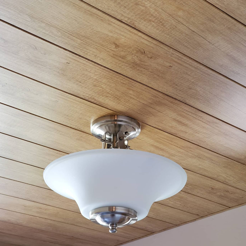 Instalación de panel para falso techo madera en interior4